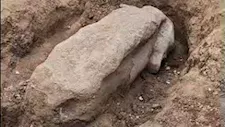 صور جديدة تكشف تفاصيل العثور على بقايا تمثال رمسيس الثاني بالغربية