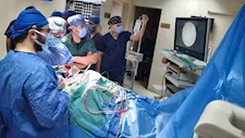 نجاح أول عملية متكاملة لعلاج استسقاء المخ بالمنظار لطفلة في أسيوط