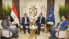 السبكي يبحث مع سفير الجزائر الشراكة في التطبيب عن بعد والسياحة العلاجية