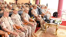 وزير الدفاع يشهد المرحلة الرئيسية لمشروع تكتيكي بالذخيرة الحية بالجيش الثاني الميداني