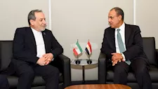 وزير الخارجية يدعو نظيره الإيراني لخفض التصعيد بالمنطقة