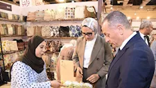 محافظ الوادي الجديد تتفقد 7 أجنحة بمعرض تراثنا وتوجه بدعم الحرفيين
