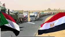 "كأن بيننا ثأر".. ماذا يحدث للسائقين المصريين العالقين في السودان؟