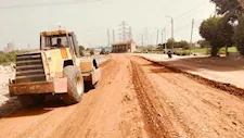 محافظ الجيزة يتابع أعمال تقوية ورصف طريق برطس المنصورية.. ويصدر توجيهًا مهمًا - صور