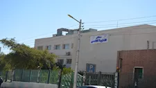 إصابة شاب وفتاة في تصادم سيارة بدراجة نارية فى الخارجة