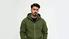    "نلبس إيه؟".. خبير الموضة مرتضى محمد يكشف أسرار تنسيق الملابس مع تقلبات