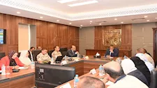 محافظ جنوب سيناء يستعرض خطة التنمية الشاملة بأبورديس وتوطين مليون مواطن