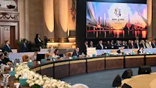 وزيرة التنمية المحلية تستعرض جهود النقل الأخضر والتشجير في منتدى مصر 2026