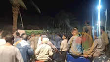 قرية الفيما بأسيوط تشيّع 3 شقيقات في جنازة واحدة بعد انهيار منزلهن - فيديو وصور 