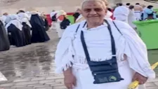 أهالي المنيا يشيعون جثمان أحد ضحايا حادث الصحراوي الغربي