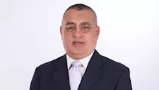 رئيس النصر لمصراوي: التحكيم غير عادل.. وكل لما نتصدر يوقعوا الفريق