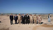بتوجيهات من الرئيس والنائب العام .. النيابة العامة و وزارة الدفاع يخليان "أرض المعركة" من المركبات بمطروح 