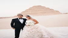 "بعيد عنك".. تجمع مصطفى شوبير وزوجته في جلسة تصوير رومانسية بسقارة