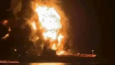 إيران: انفجار ناقلتي نفط بعد اصطدامهما بألغام في مضيق هرمز