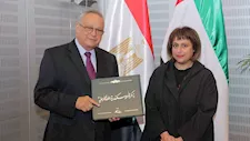 مكتبة الإسكندرية وجامعة الدراسات العالمية بالشارقة تبحثان إطلاق برامج مشتركة - صور