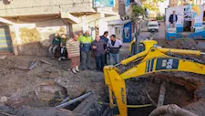 بالصور- إصلاح كسر خط مياه رئيسي  يخدم 3 مناطق  بالإسكندرية