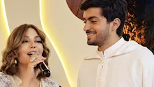 سميرة سعيد تهدي ابنها شادي أغنية "وليدي" في حفل زفافه.. فيديو