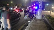 إصابة 5 أشخاص في انقلاب سيارة سوزوكي أمام مول بالشيخ زايد