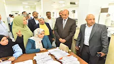 بالصور- محافظ أسيوط يتفقد مجمعي الخدمات الحكومية بالشامية والعونة لمتابعة انتظام التشغيل