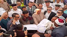 فيديو وصور- الكفن ينهي الثأر بين عائلتين في سوهاج  بعد 9 سنوات خصومة  