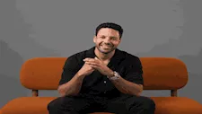 كيف تؤثر السوشيال ميديا على العلاقات والصحة النفسية والجسدية؟ عمر حسام يوضح