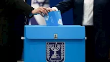 قبل إعلان النتائج.. كيف ينظر الفلسطينيون في غزة والضفة الغربية إلى انتخابات