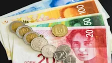 الشيكل الإسرائيلي يتراجع بأكثر من 1% بعد نتائج الانتخابات