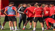محاضرة بالفيديو واجتماع مع اللاعبين.. الأهلي يختتم استعداداته لمواجهة مودرن