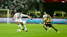 إبراهيم صلاح يعنف أحمد شريف بين شوطي مباراة الزمالك والمقاولون (فيديو)