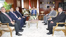 محافظ بني سويف يستقبل نقيب المحامين ورئيس اتحاد المحامين العرب بديوان عام المحافظة