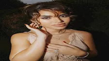 14 صورة لـ إطلالات عارضات الأزياء وصانعات المحتوى في أسبوع الموضة بباريس