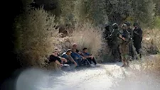 انتهاكات المستوطنين تتواصل.. "الجدار والاستيطان" توثق احتجاز عشرات الفلسطينيين وإحراق منشأة زراعية