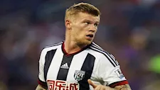 لاعب بالدوري الإنجليزي يدرس احتراف الملاكمة.. ما القصة؟