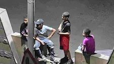 غضب في المنيا عقب تداول فيديو لأطفال يقذفون السيارات بالحجارة أعلى كوبري النيل