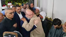 محافظ الفيوم يعزي أسر ضحايا حادث الطريق الأوسطي.. ويوجه بصرف مساعدات عاجلة - فيديو وصور