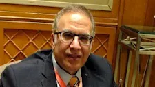 أهلية أم حكومية بشرط؟.. أستاذ بهافارد ينتقد سحب اختصاص مجلس الأمناء