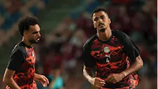 بالفيديو.. الجماهير المصرية تؤازر الفراعنة في مباراة جنوب أفريقيا الودية