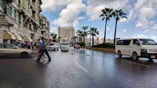 بالصور- هطول أمطار على أحياء متفرقة من الإسكندرية
