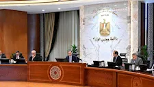 رئيس الوزراء يستعرض محاور «النقد والدين» والبرنامج الاقتصادي حتى 2030 لـ«منتدى