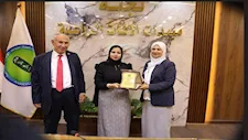 الزراعة تكرّم مهندسة شابة لريادتها في إنتاج الأعداء الحيوية