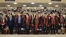 جامعة بنها تحتفل بتخرج أول دفعة من طلاب كلية العلاج الطبيعي
