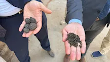 أشهر التوابل على موائد المصريين.. هكذا يُصْنَعُ الفلفل الأسود المغشوش في بني سويف -صور 