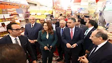 وزيرا التموين والتنمية المحلية يفتتحان معرض "أهلا رمضان" في بنها -صور 
