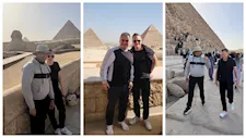 الفنان العالمي براين آدمز وأسرته يزورون منطقة أهرامات الجيزة
