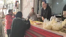 من الأجداد للأحفاد.. عائلة "عبد الرسول" تتربع على عرش الكنافة بالفيوم (فيديو