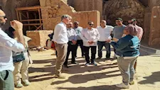 الأمين العام للمجلس الأعلى للآثار يتفقد مشروعات أثرية بأسوان