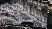 المسجد الحرام يسجل 904 آلاف معتمر بيوم واحد رابع أيام رمضان