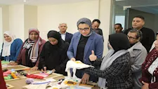 محافظ الوادي الجديد تتابع البرامج التدريبية الحرفية بفرع المجلس القومي للمرأة