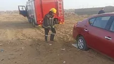الأمن ينقذ سيدة علقت سيارتها بالرمال بالظهير الصحراوي للطريق الأوسطى