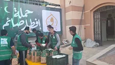 بالصور- وجبات ساخنة وخيمة رمضانية يومية للصائمين في الطور